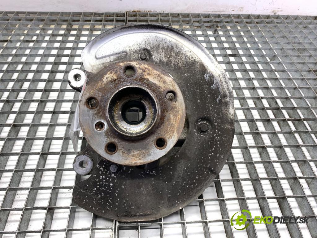 BMW F48 SUV 2017 110 kW sDrive 18 d 1995 náboj levý přední část 6876645