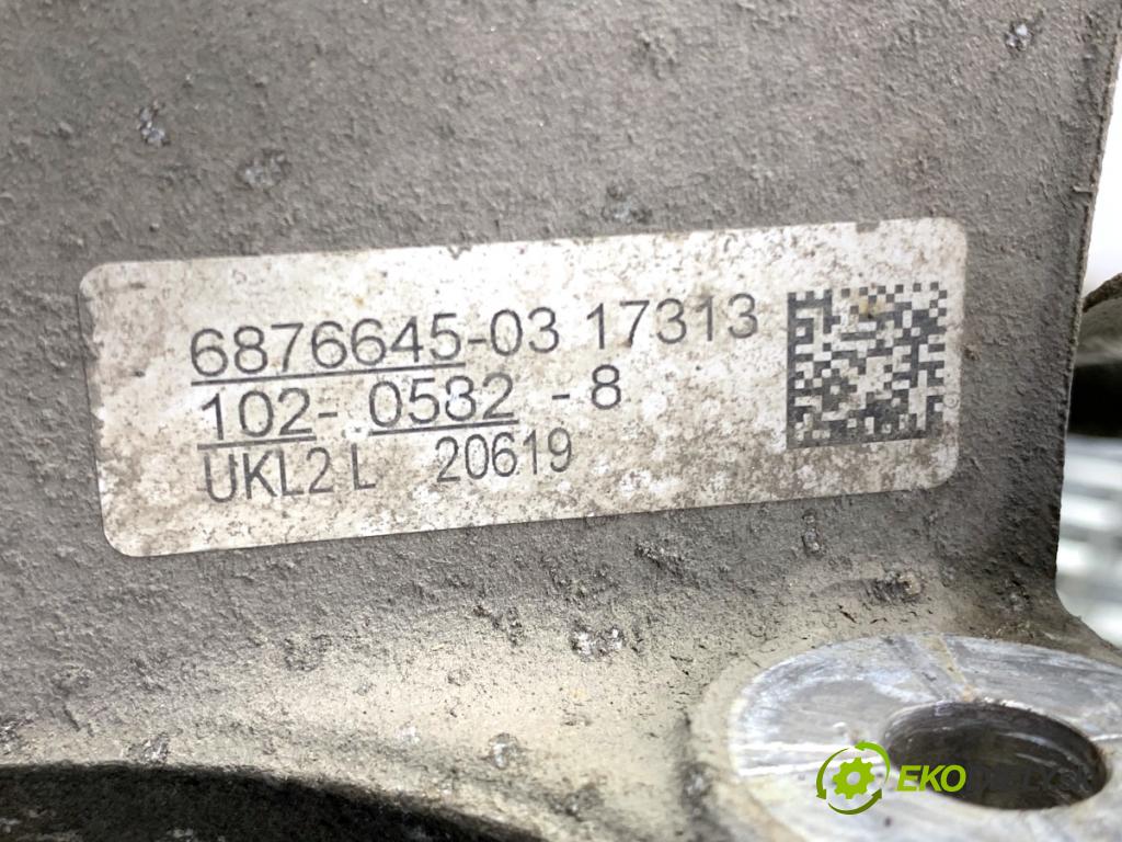 BMW F48 SUV 2017 110 kW sDrive 18 d 1995 náboj ľavy predný 6876645