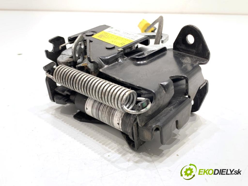 BMW F48 SUV 2017 110 kW sDrive 18 d 1995 zámok kapoty predný pravy 7376977