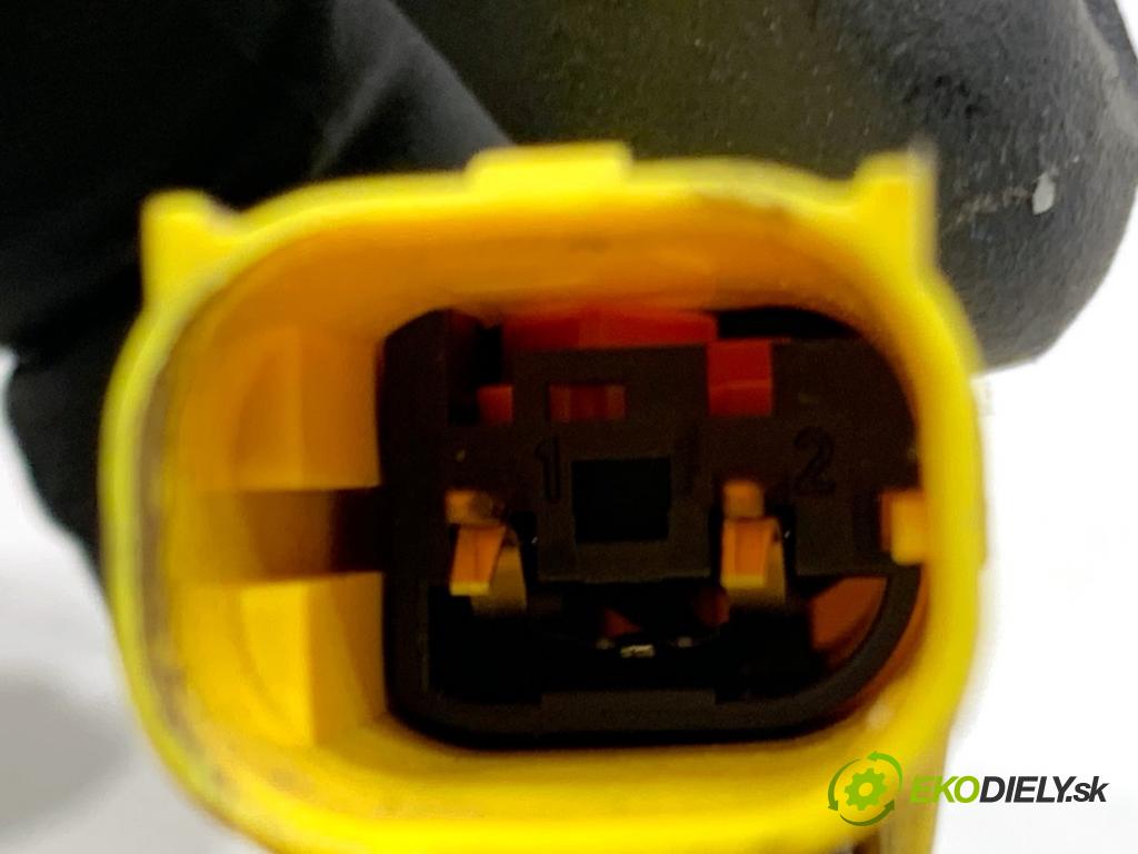 BMW F48 SUV 2017 110 kW sDrive 18 d 1995 zámok kapoty predný pravy 7376977