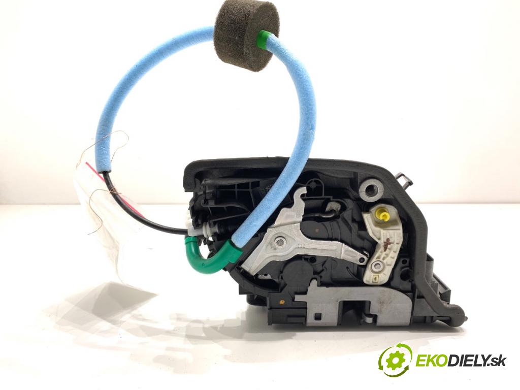 BMW F48 SUV 2017 110 kW sDrive 18 d 1995 zámok Dvere pravy zad 7281940