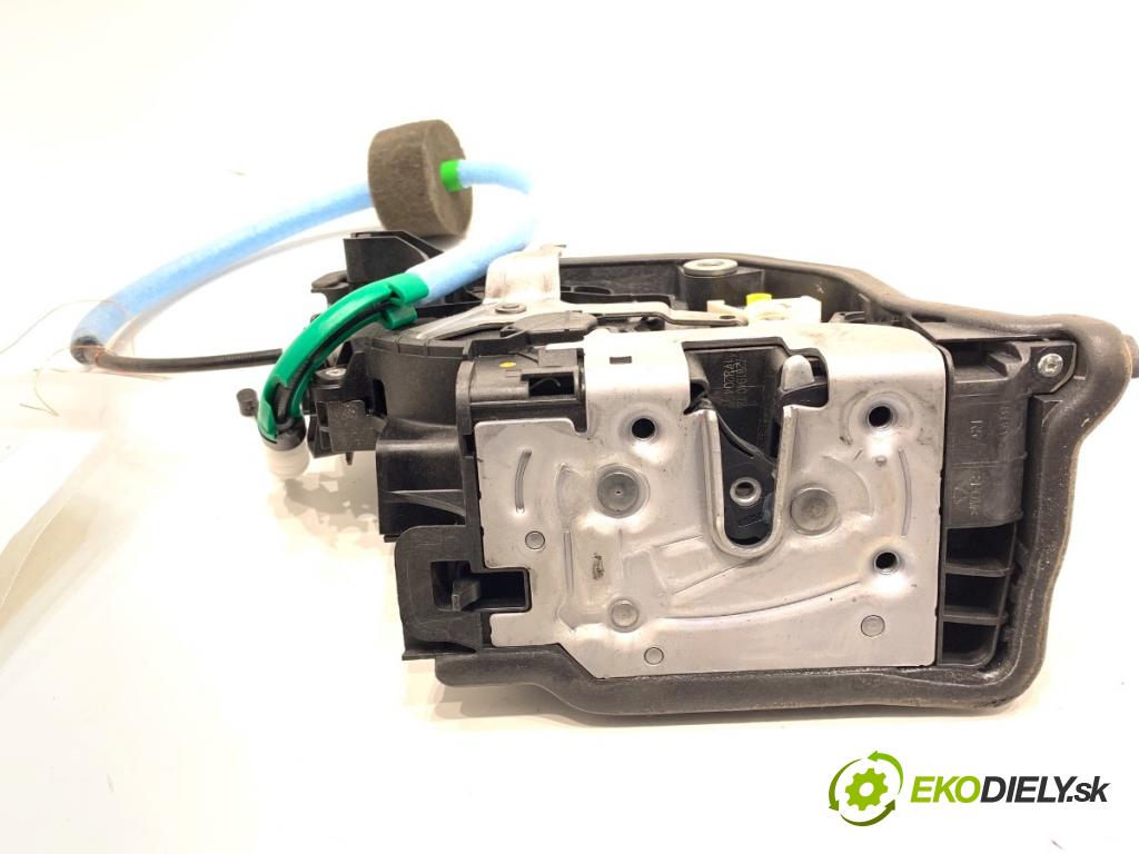 BMW F48 SUV 2017 110 kW sDrive 18 d 1995 zámok Dvere pravy zad 7281940