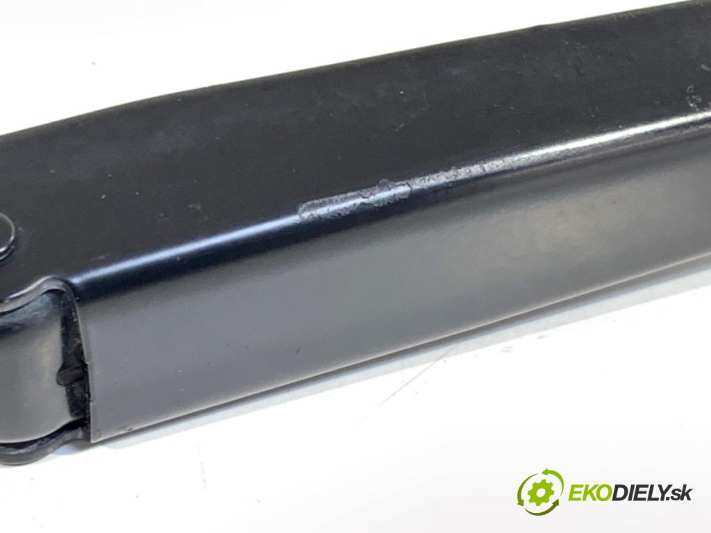 BMW F48 SUV 2017 110 kW sDrive 18 d 1995 Rameno stierače predný