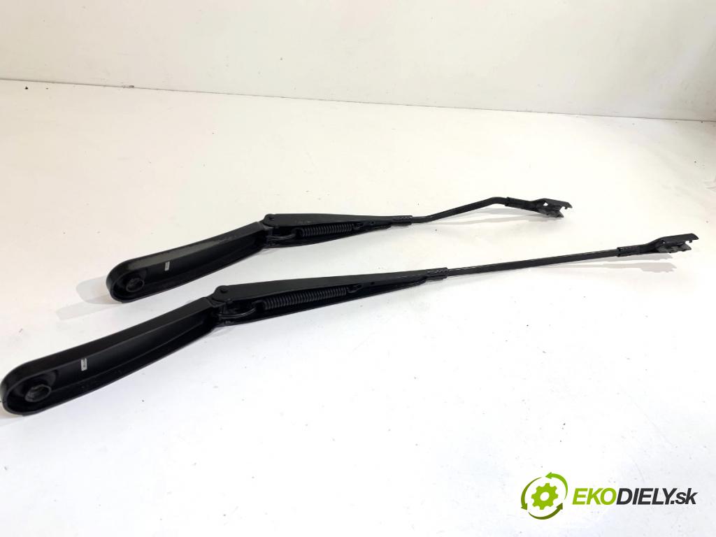 BMW F48 SUV 2017 110 kW sDrive 18 d 1995 Rameno stierače predný