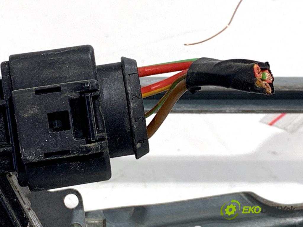 BMW F48 SUV 2017 110 kW sDrive 18 d 1995 mechanismus stěračů přední část 7350657 0390243525 (Motorek stěračů přední)