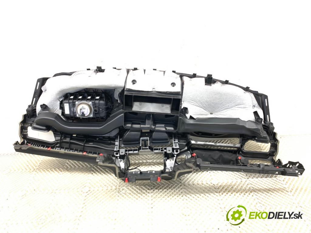 BMW F48 SUV 2017 110 kW sDrive 18 d 1995 palubní doska POLŠTÁŘ: spolujezdce 9332741