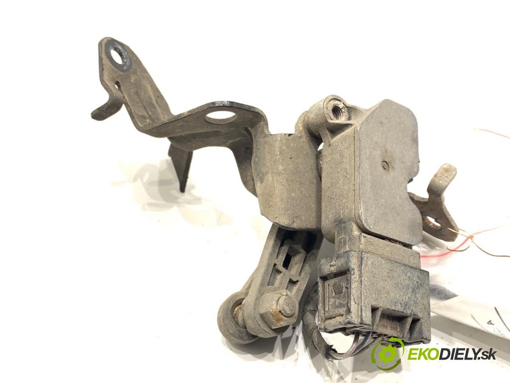 BMW F48 SUV 2017 110 kW sDrive 18 d 1995 snímač ÚROVEŇ: XENON pravý přední část 6870200