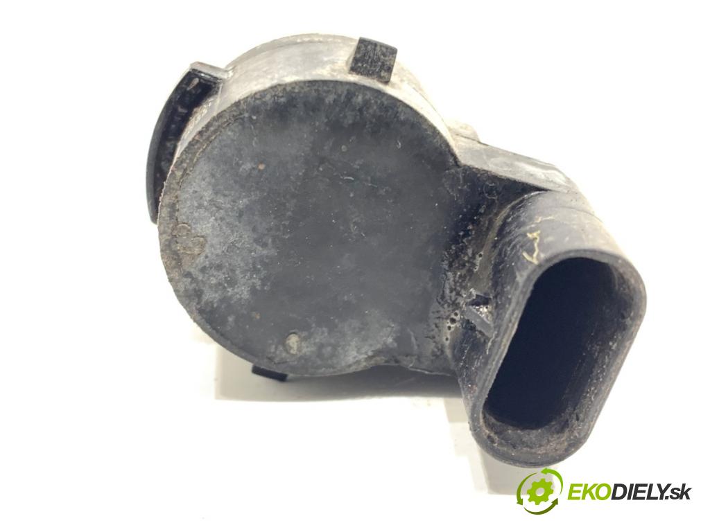 BMW F48 SUV 2017 110 kW sDrive 18 d 1995 snímač PDC 9274428