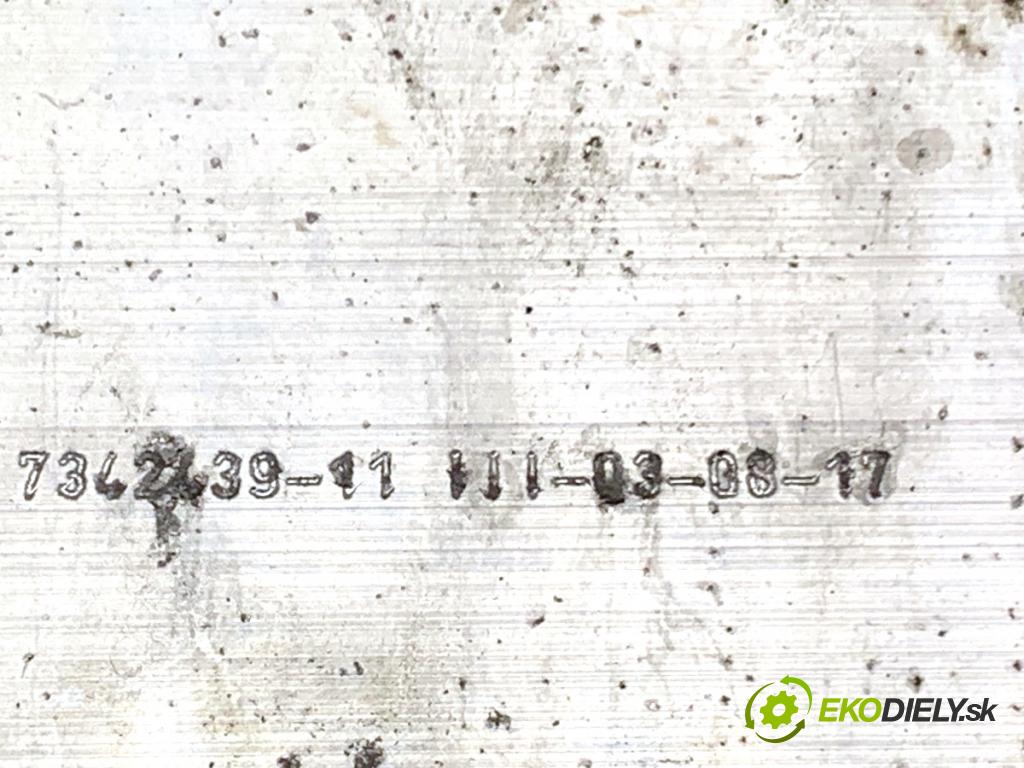 BMW F48 SUV 2017 110 kW sDrive 18 d 1995 Výstuha nárazníka predný 10031013 (Výstuha predná)