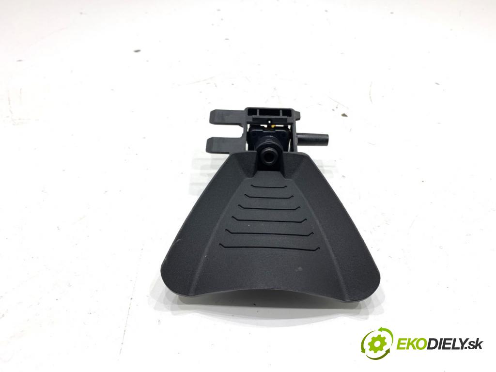 BMW F48 SUV 2017 110 kW sDrive 18 d 1995 KAMERA okna PŘEDNÍ 9370431