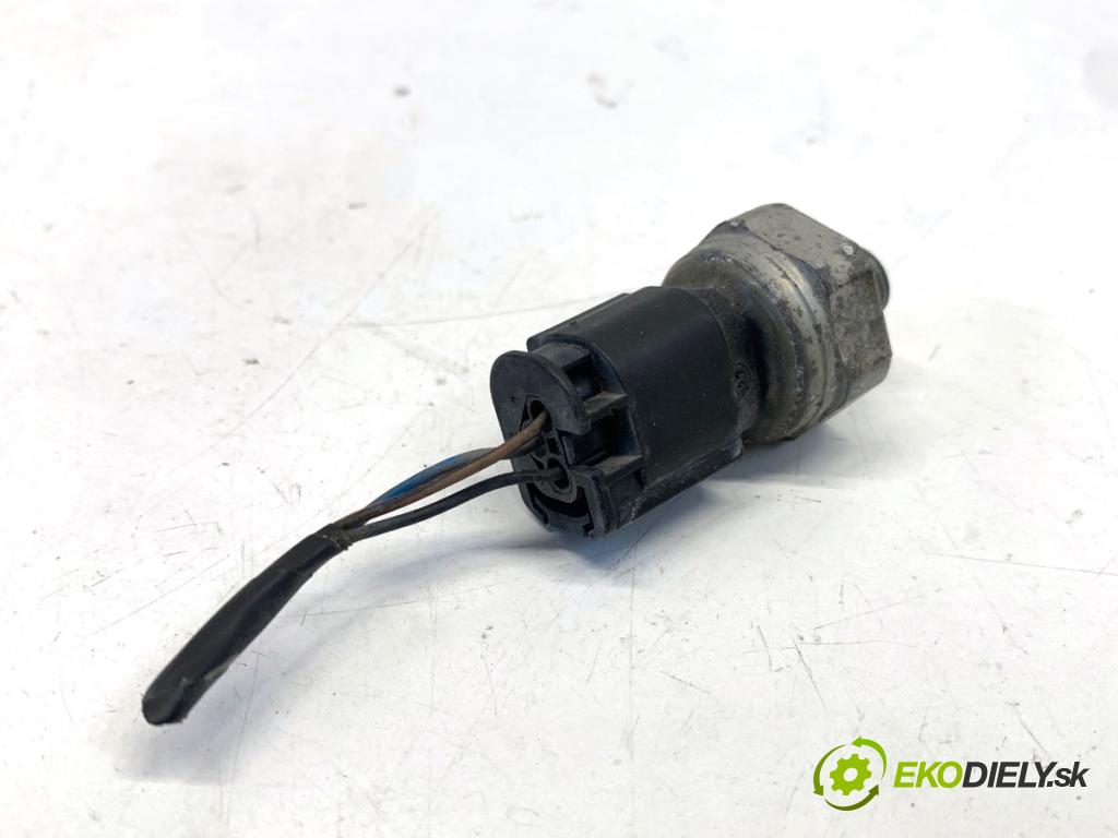 BMW F48 SUV 2017 110 kW sDrive 18 d 1995 snímač klimatizace 9323658 (Snímač klimatizace)