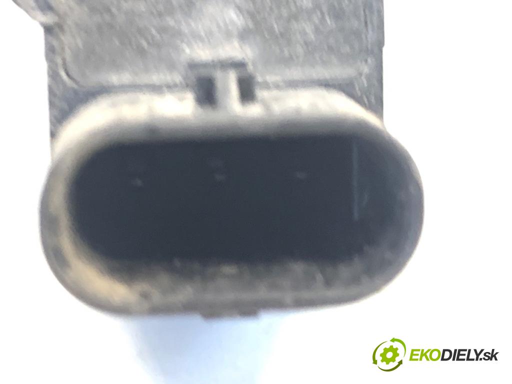 BMW F48 SUV 2017 110 kW sDrive 18 d 1995 Snímač PDC 9274428