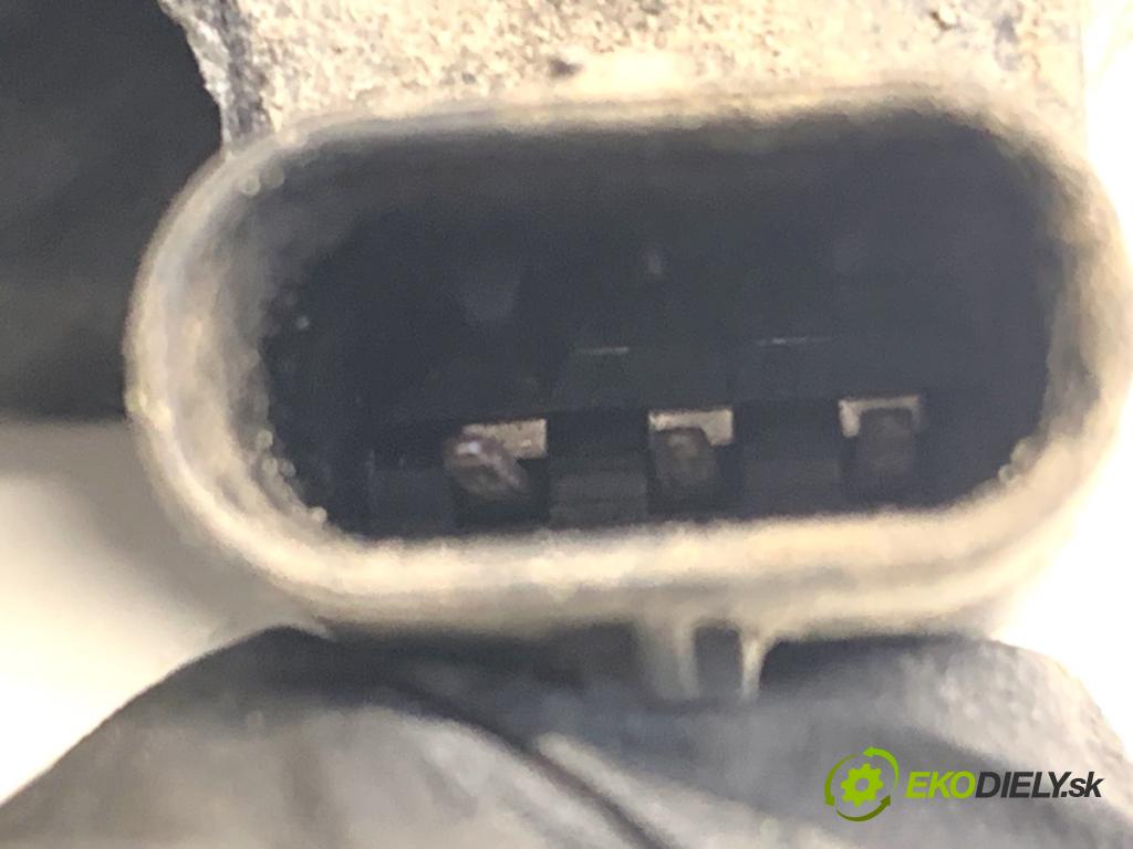 BMW F48 SUV 2017 110 kW sDrive 18 d 1995 Snímač PDC 9274428