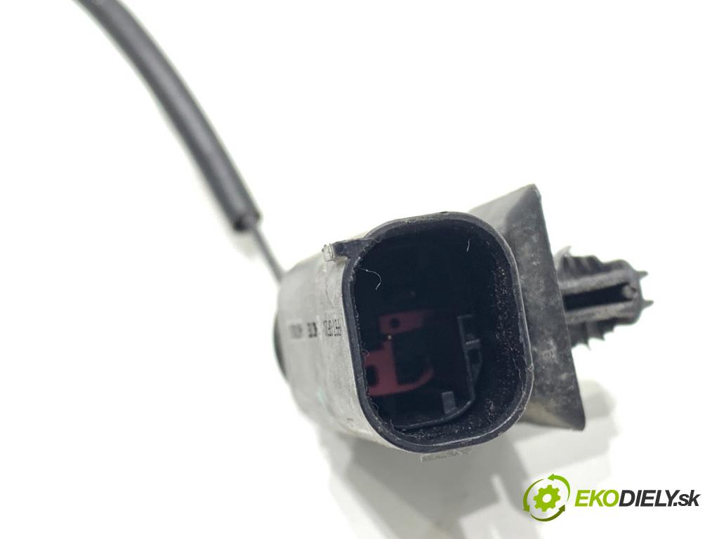 BMW F48 SUV 2017 110 kW sDrive 18 d 1995 zámok kapoty predný ľavy 7376978