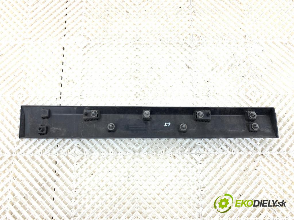 BMW F48 SUV 2017 110 kW sDrive 18 d 1995 lišta dveře levý zadní část 7352093