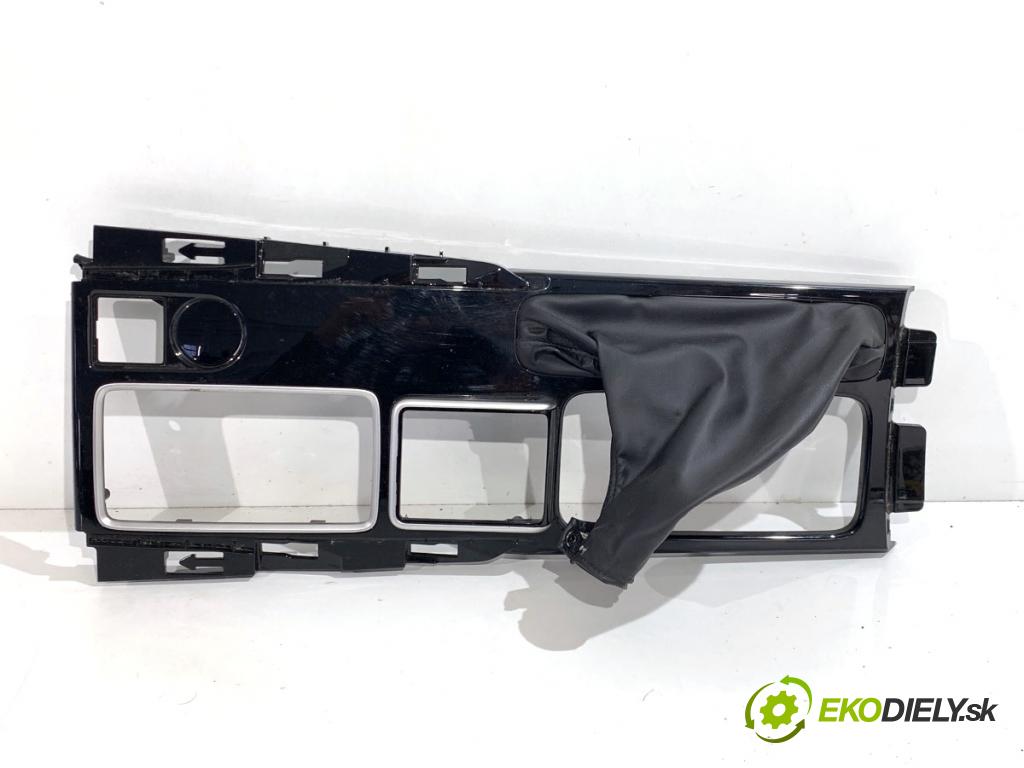 MITSUBISHI ECLIPSE SUV 2019 120 kW 1.5 T-Mivec 1499 lišty kryt 8011B805 8060A275 (Lišta)