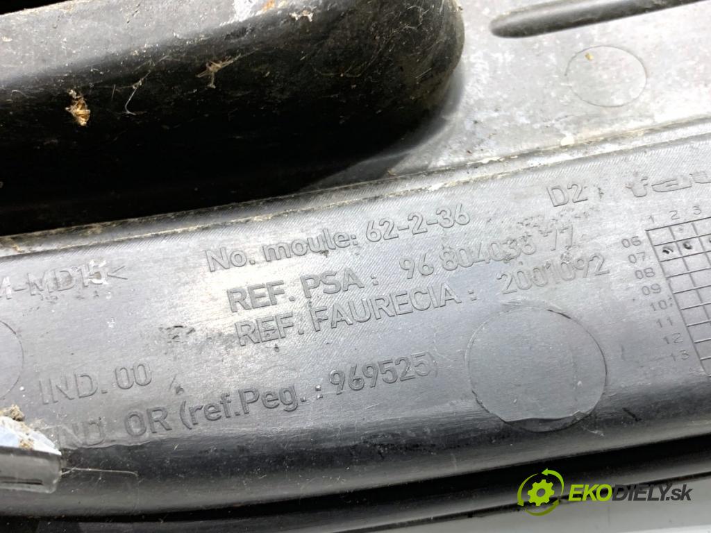 CITROEN C4 PICASSO I nadwozie wielkoprzestrzenne (MPV) 2007 80 kW 1.6 HDi 1560 Mriežky nárazníka pravy predný 9680403877
