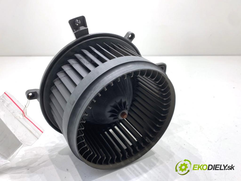 JEEP GRAND CHEROKEE WK SUV 2012 177 kW 3.0 CRD V6 4x4 2987 ventilátor kúrenia AY272700-5672