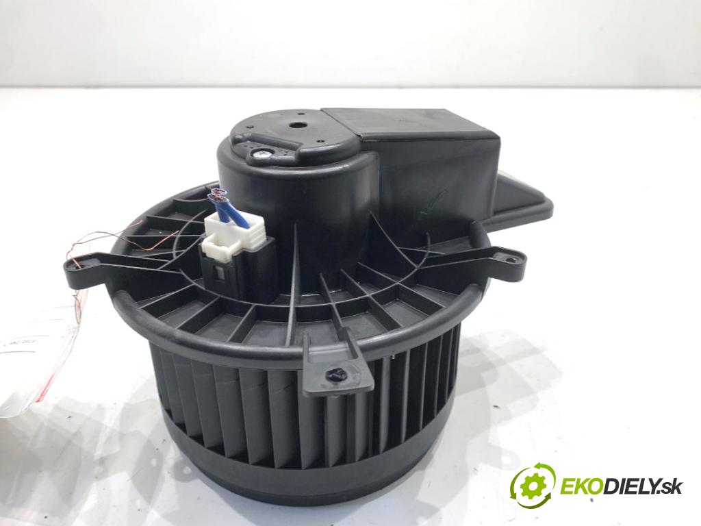 JEEP GRAND CHEROKEE WK SUV 2012 177 kW 3.0 CRD V6 4x4 2987 ventilátor kúrenia AY272700-5672