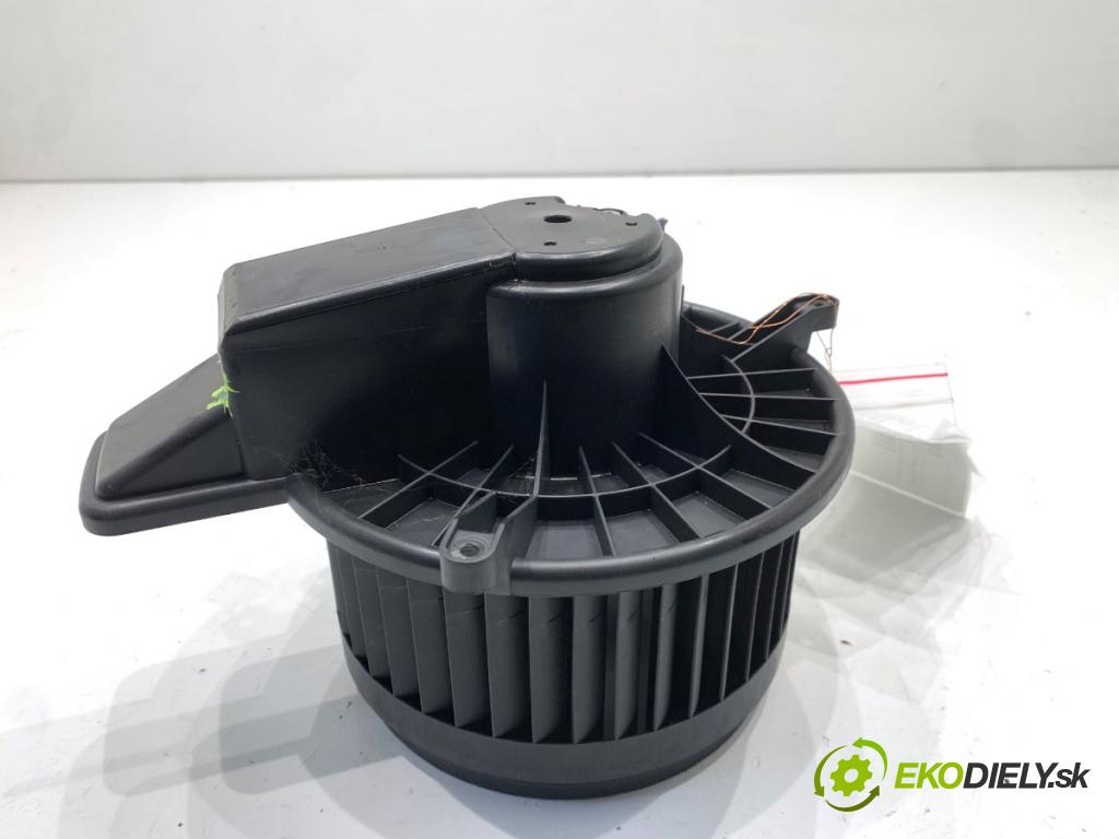 JEEP GRAND CHEROKEE WK SUV 2012 177 kW 3.0 CRD V6 4x4 2987 ventilátor kúrenia AY272700-5672