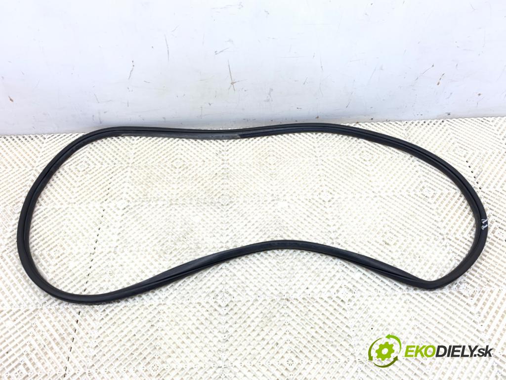 JEEP GRAND CHEROKEE WK SUV 2012 177 kW 3.0 CRD V6 4x4 2987 těsnění dveře přední část pravá 55399173