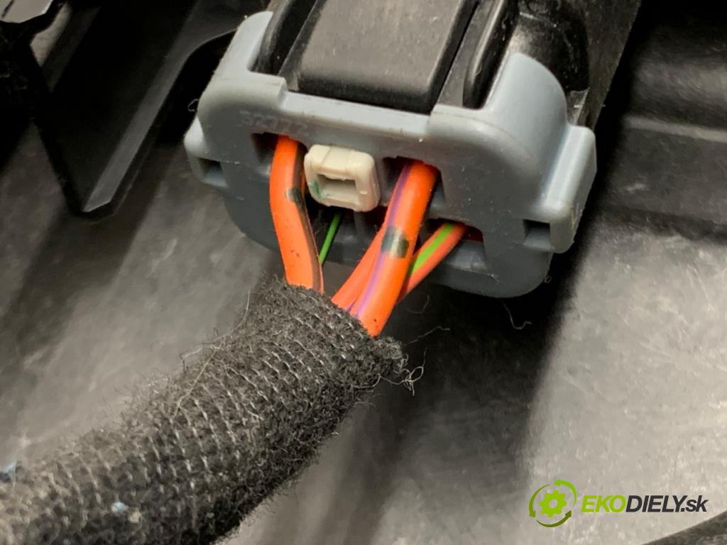 JEEP GRAND CHEROKEE WK SUV 2012 177 kW 3.0 CRD V6 4x4 2987 Mechanizmus okna pravy predný 931400-102