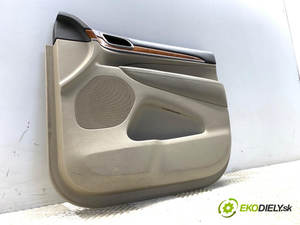 JEEP GRAND CHEROKEE WK SUV 2012 177 kW 3.0 CRD V6 4x4 2987 čalúnenie Dvere pravy predný