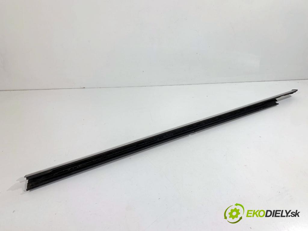 JEEP GRAND CHEROKEE WK SUV 2012 177 kW 3.0 CRD V6 4x4 2987 Lišta Sbírání: predný ľavy