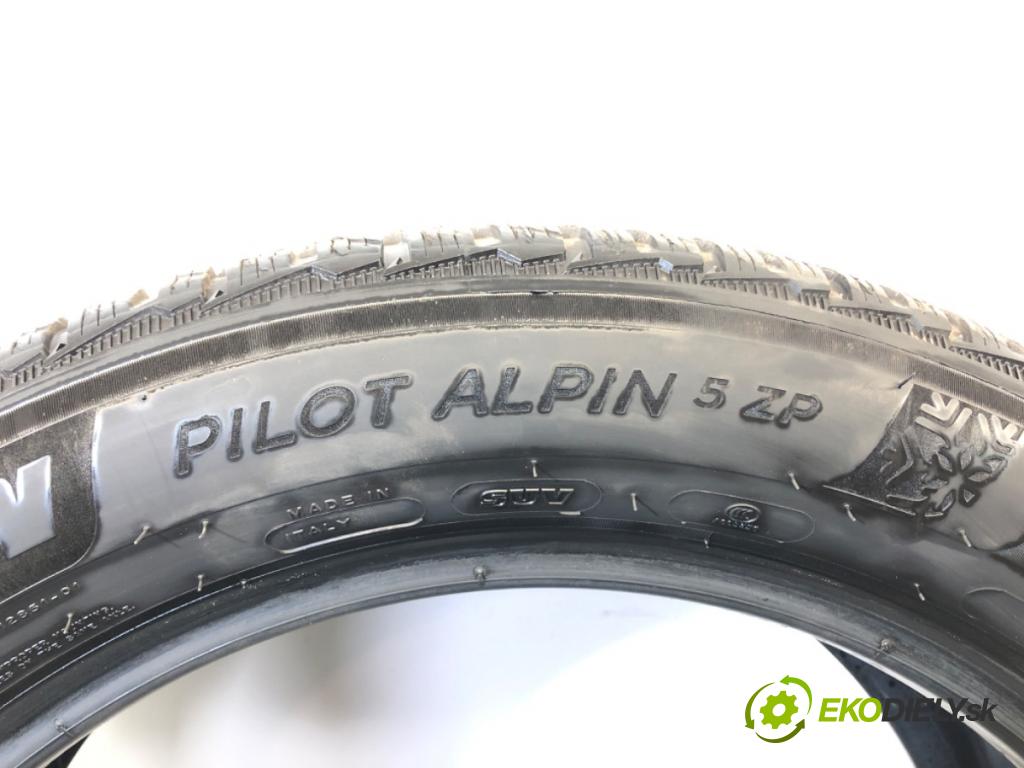 --- --- PNEUMATIKA: zima 1X 245/50 19" MICHELIN