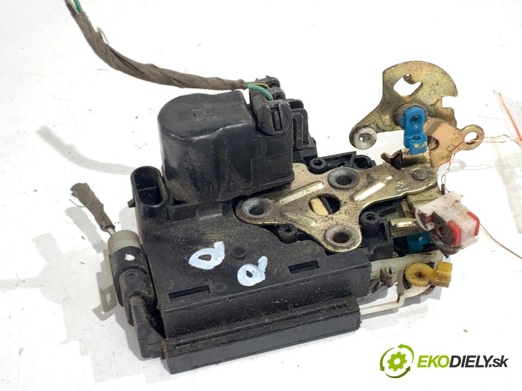 SSANGYONG REXTON SUV 2005 121 kW 2.7 Xdi 4x4 2696 zámok Dvere pravy predný