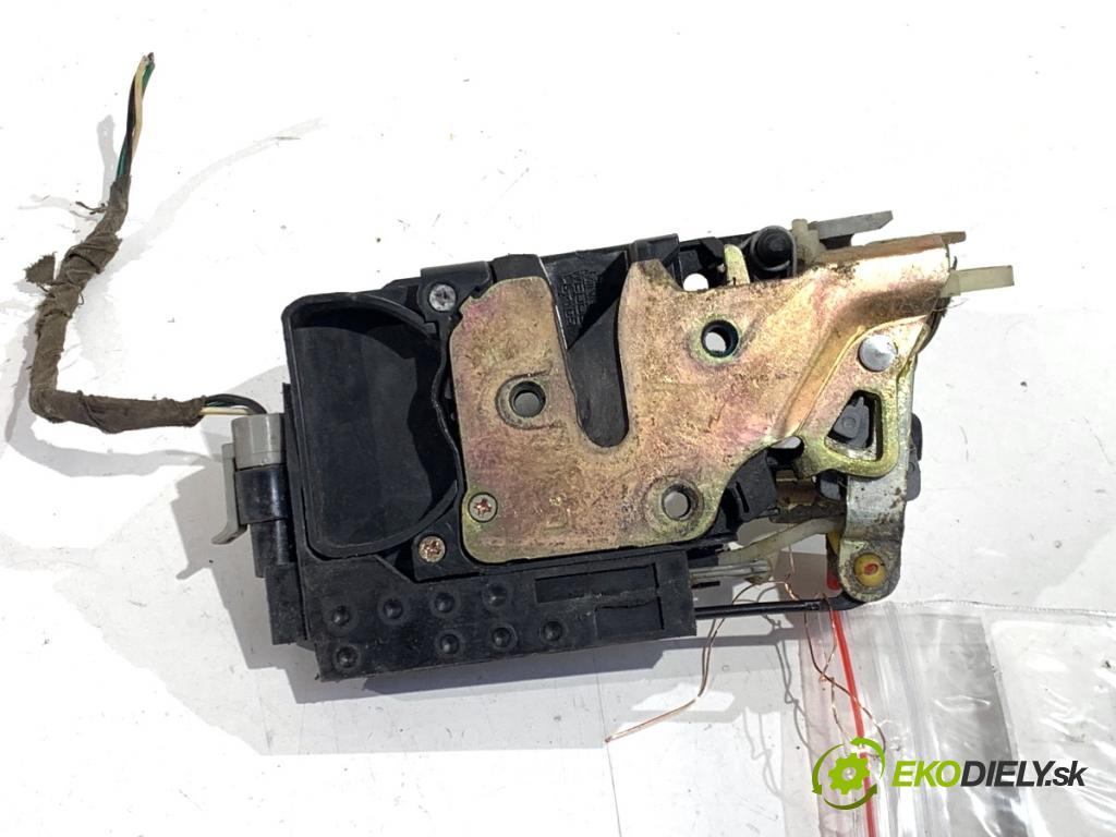 SSANGYONG REXTON SUV 2005 121 kW 2.7 Xdi 4x4 2696 zámok Dvere ľavy predný 