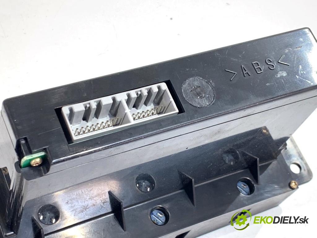 SSANGYONG REXTON SUV 2005 121 kW 2.7 Xdi 4x4 2696 Panel ovládania kúrenia 68700-08510 (Prepínacie páčky pod volantom)