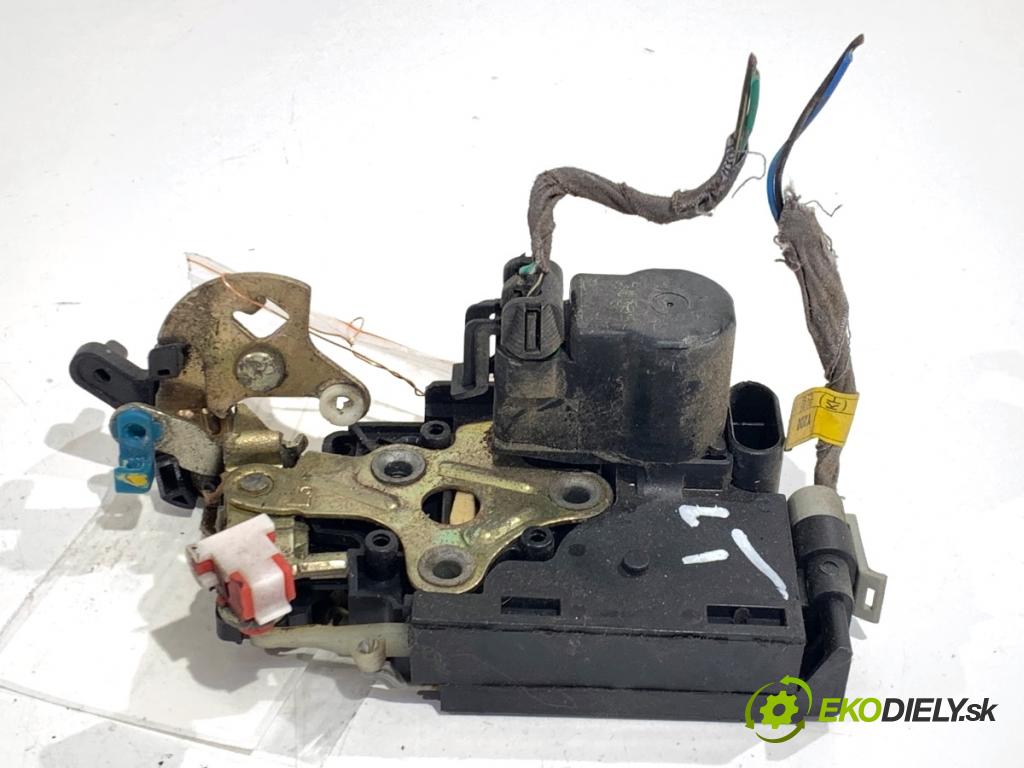 SSANGYONG REXTON SUV 2005 121 kW 2.7 Xdi 4x4 2696 zámok Dvere ľavy zad