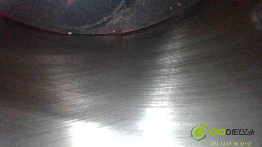 MERCEDES-BENZ W176 liftback 2017 90 kW A 180 (176.042) 1595 Motor 270910 (Motor)