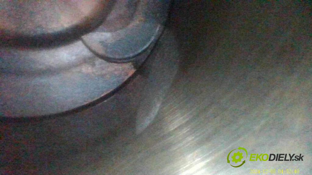 MERCEDES-BENZ W176 liftback 2017 90 kW A 180 (176.042) 1595 Motor 270910 (Motor)