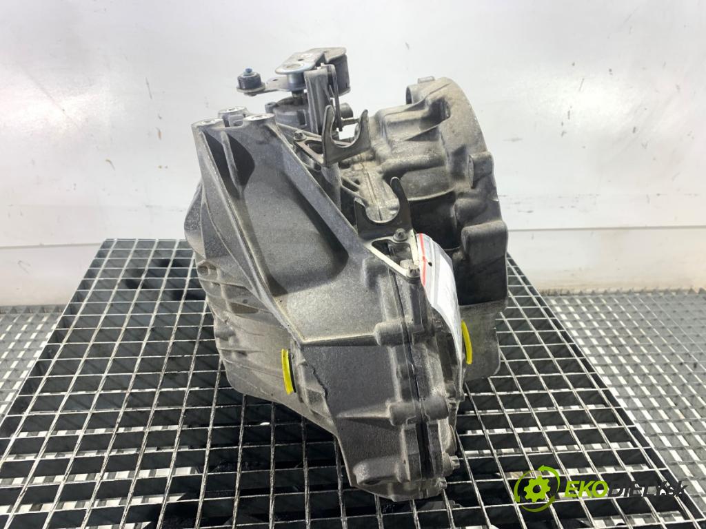 MERCEDES-BENZ W176 liftback 2017 90 kW A 180 (176.042) 1595 Prevodovka A1762610101 (Prevodovka)