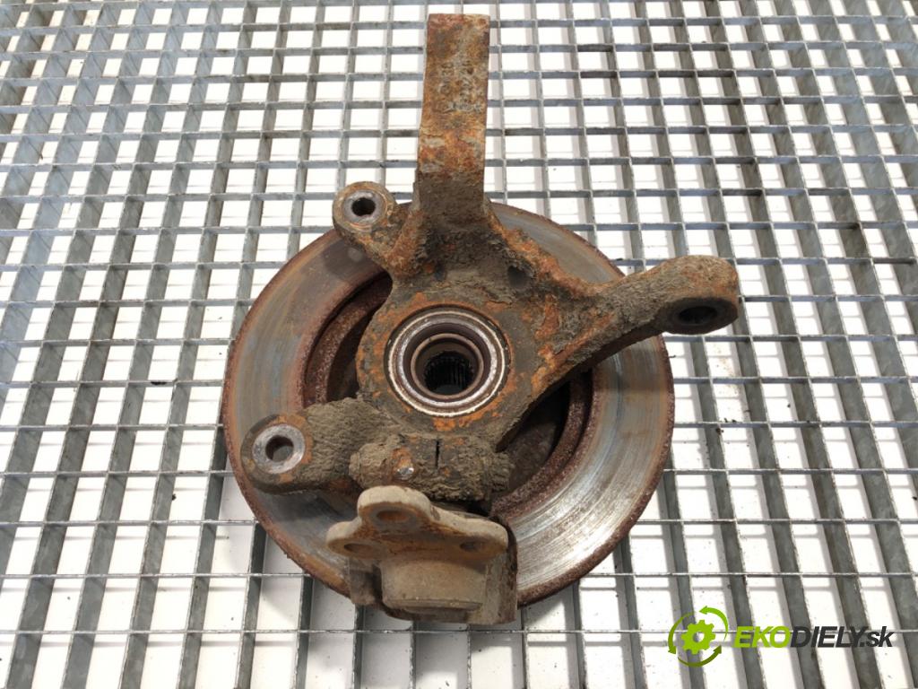 MERCEDES-BENZ W638 Autobus 2003 60 kW 108 CDI 2.2 (638.194) 2148 náboj pravý přední část 