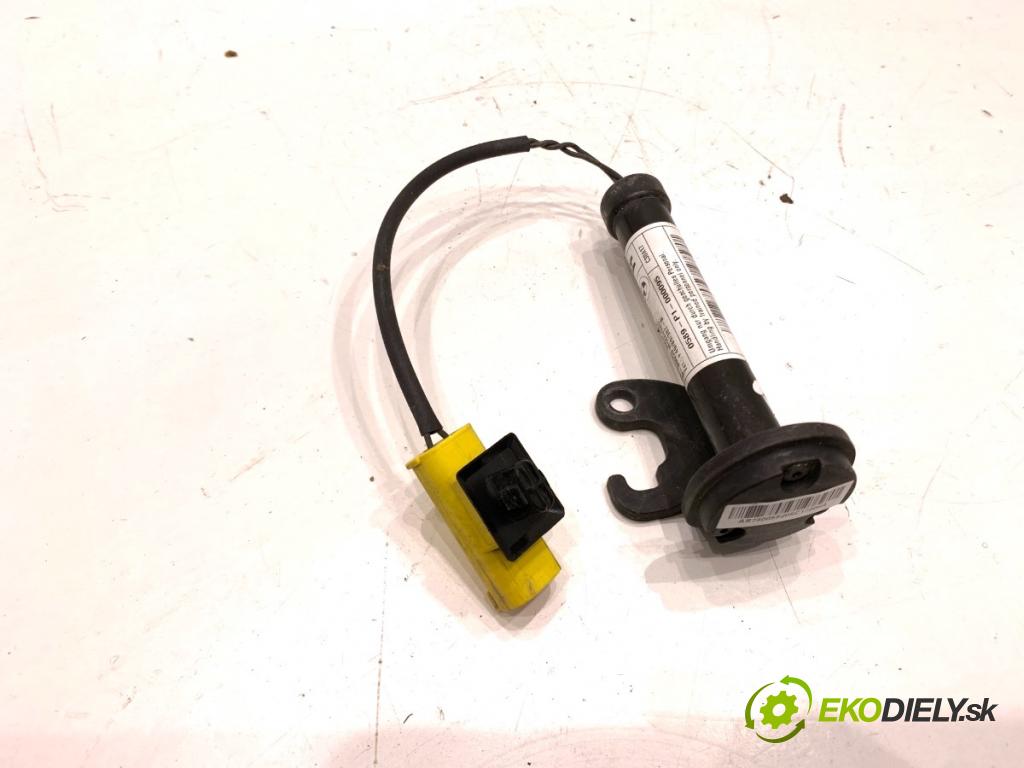 BMW F48 SUV 2017 110 kW sDrive 18 d 1995 KAZETA: PIROTECHNICKÉ: kapoty pravy 0589-P1-000095