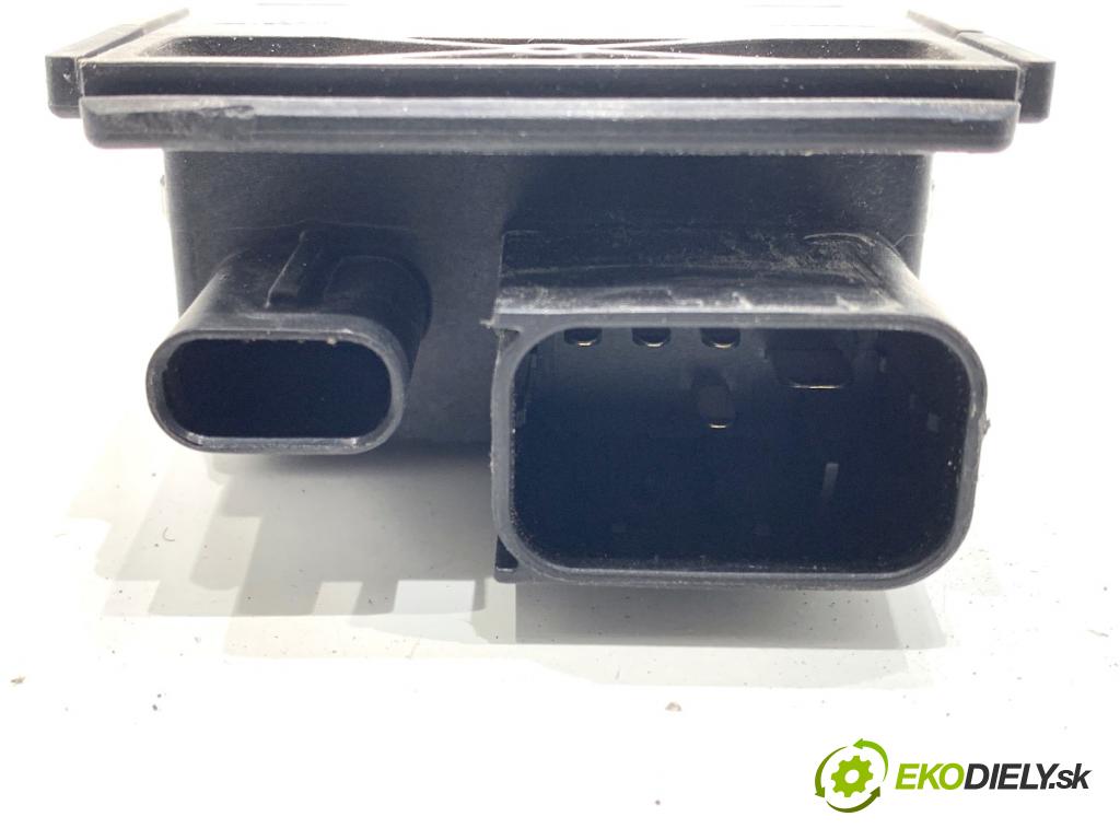 BMW F48 SUV 2017 110 kW sDrive 18 d 1995 relé sviečok žhavenia 0281003115 10213526 (Relé)