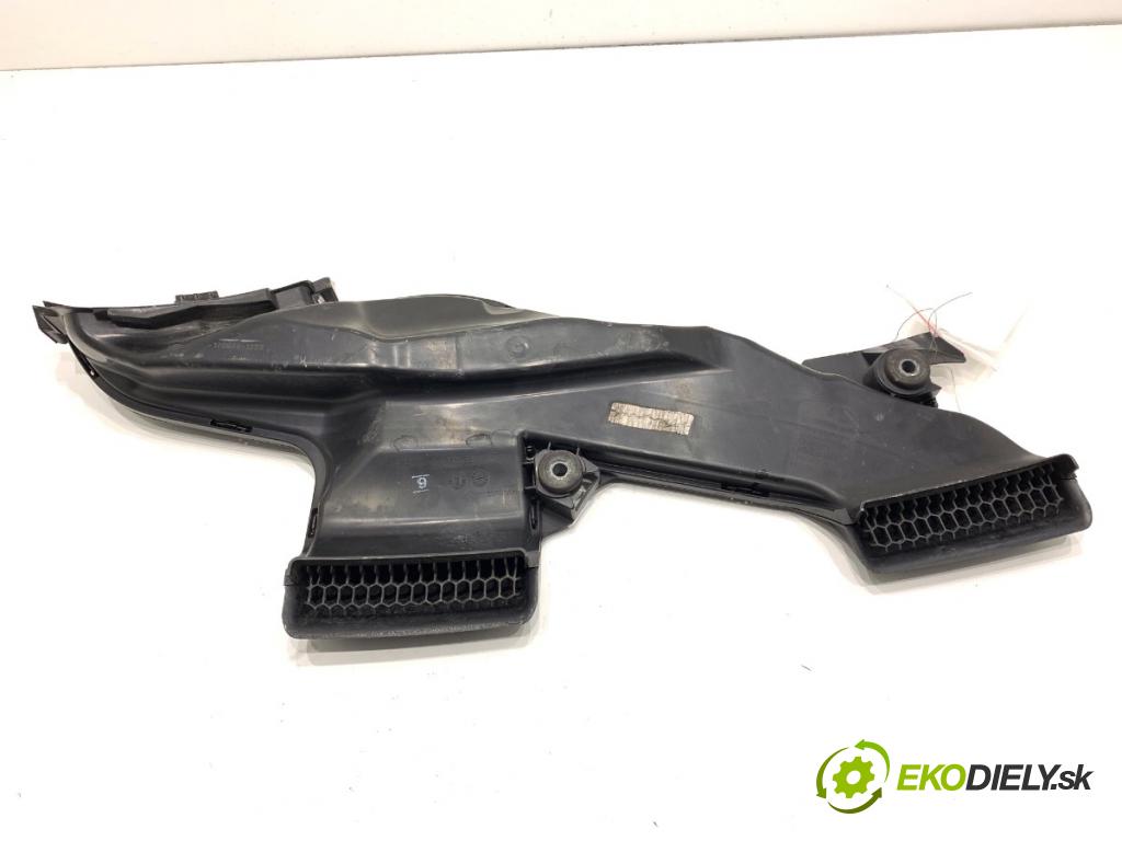 BMW F48 SUV 2017 110 kW sDrive 18 d 1995 prívod vzduchu dolné 8576980