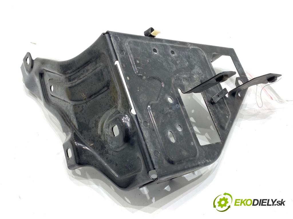 BMW F48 SUV 2017 110 kW sDrive 18 d 1995 uchytenia svetla pravé 7342502