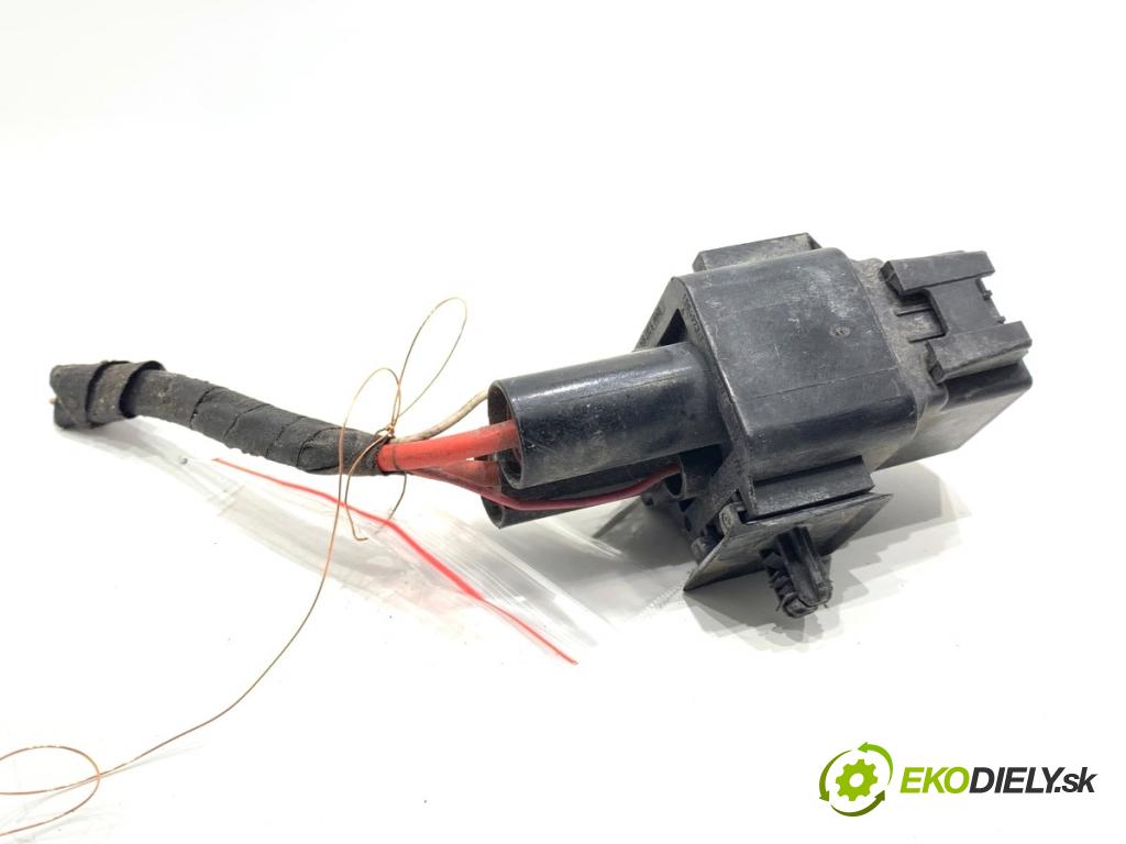 BMW F48 SUV 2017 110 kW sDrive 18 d 1995 relé ventilátora 9207913