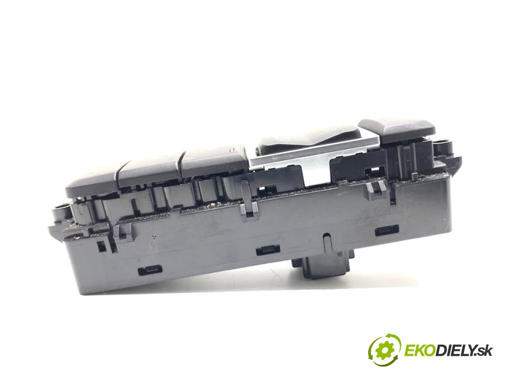 BMW F48 SUV 2017 110 kW sDrive 18 d 1995 Prepínač REŽIM: JAZDY 9374833