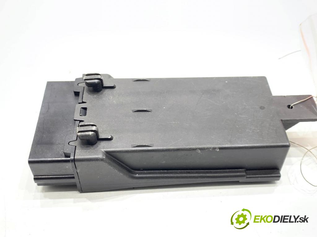 BMW F48 SUV 2017 110 kW sDrive 18 d 1995 Modul sedačky 7490465