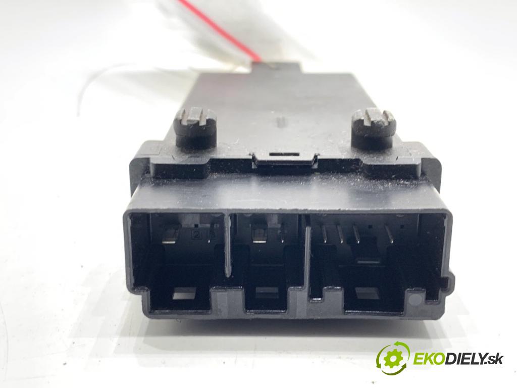 BMW F48 SUV 2017 110 kW sDrive 18 d 1995 Modul sedačky 7490465