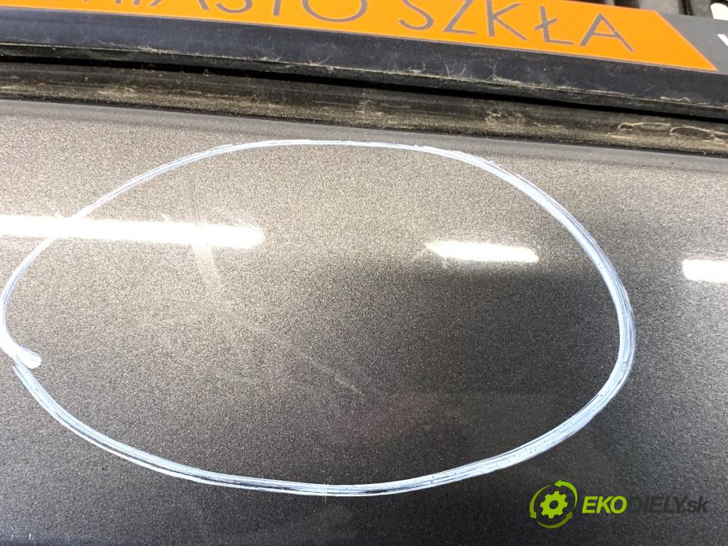CITROEN C4 II liftback 2017 81 kW 1.2 THP 110 1199 Nárazník zad EVL (Kľučka dverí ostatné)