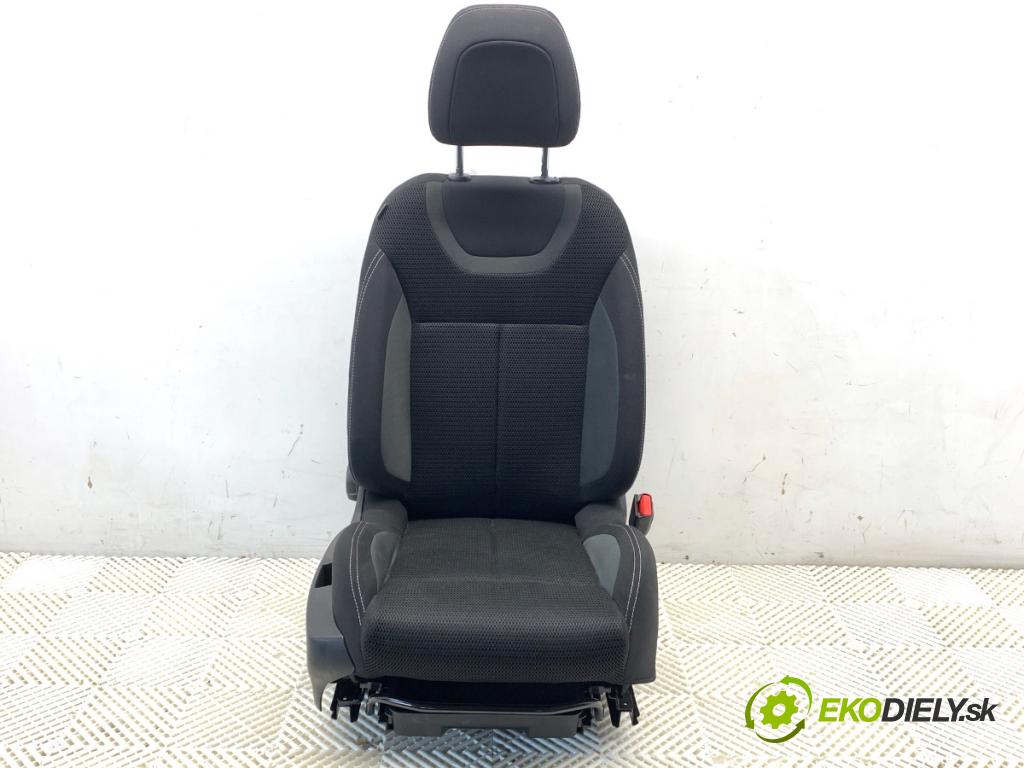 CITROEN C4 II liftback 2017 81 kW 1.2 THP 110 1199 Sedadlo pravy predný 