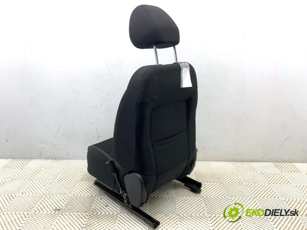 CITROEN C4 II liftback 2017 81 kW 1.2 THP 110 1199 Sedadlo pravy predný