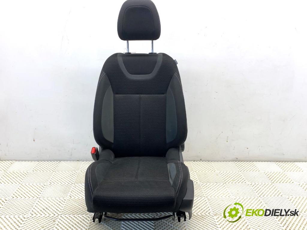 CITROEN C4 II liftback 2017 81 kW 1.2 THP 110 1199 Sedadlo ľavy predný 