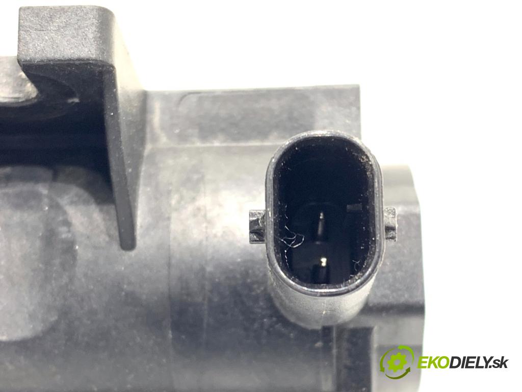 MERCEDES-BENZ W176 liftback 2017 90 kW A 180 (176.042) 1595 Ventil tlaku A0101531328 (Ventil)